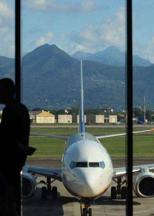 tirana aiport transport